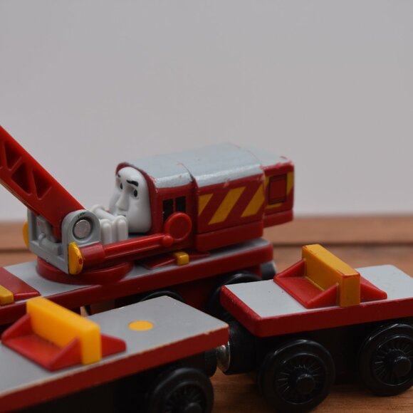 Rocky Magnetic Crane Front and Back Cars Thomas & Friends Wooden Railway… - Picture 4 of 9